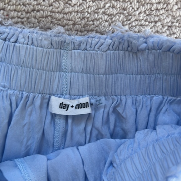 day + moon light blue tiered mini skirt - Picture 3 of 3